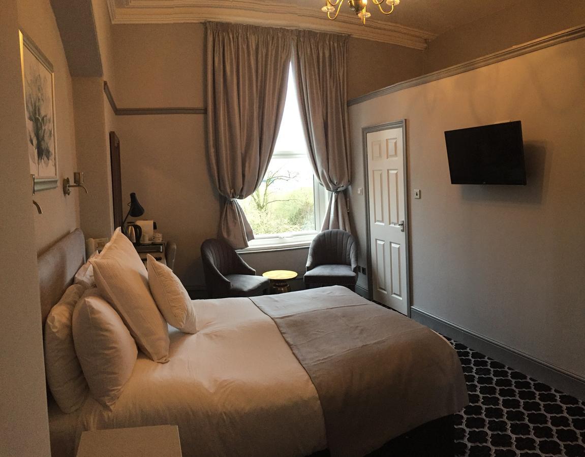 Hillcrest Hotel Lincoln Bagian luar foto