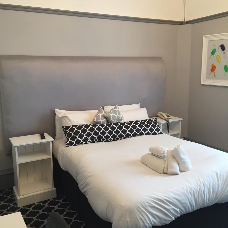 Hillcrest Hotel Lincoln Bagian luar foto
