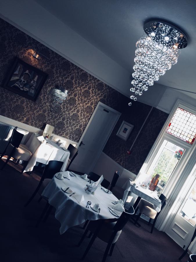 Hillcrest Hotel Lincoln Bagian luar foto