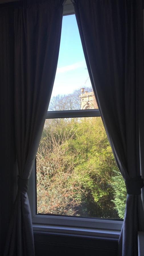 Hillcrest Hotel Lincoln Bagian luar foto